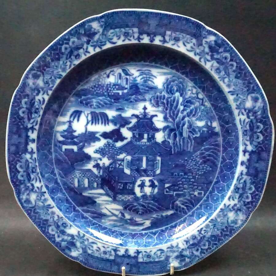 A large Caughley Willow Patern pearlware charger, English c.1780