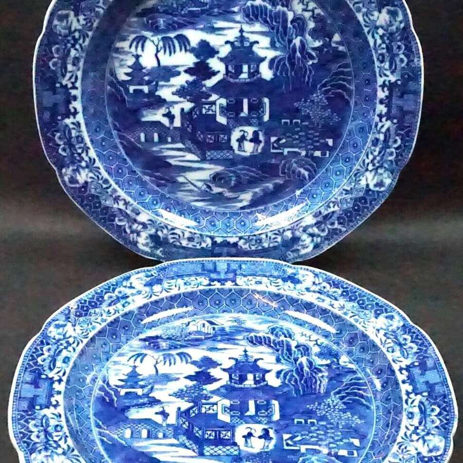 A pair of large Caughley Willow Pattern chargers, English c.1780