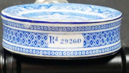 A blue & white Worcester porcelain silver mounted perfume bottle