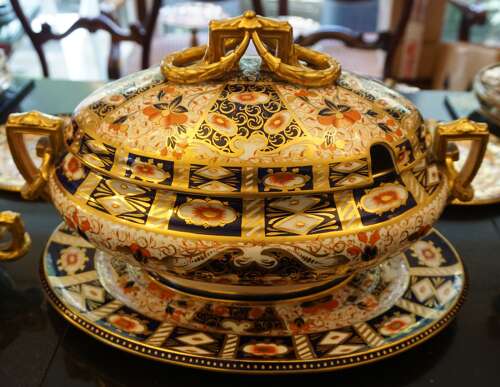 An extensive Davenport Imari Japan pattern 144 piece dinner set dated 1868