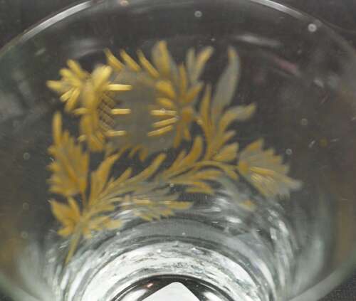 A small glass tumbler with engraved and gilded flower, La Granja de San Ildefonso Spain c.
